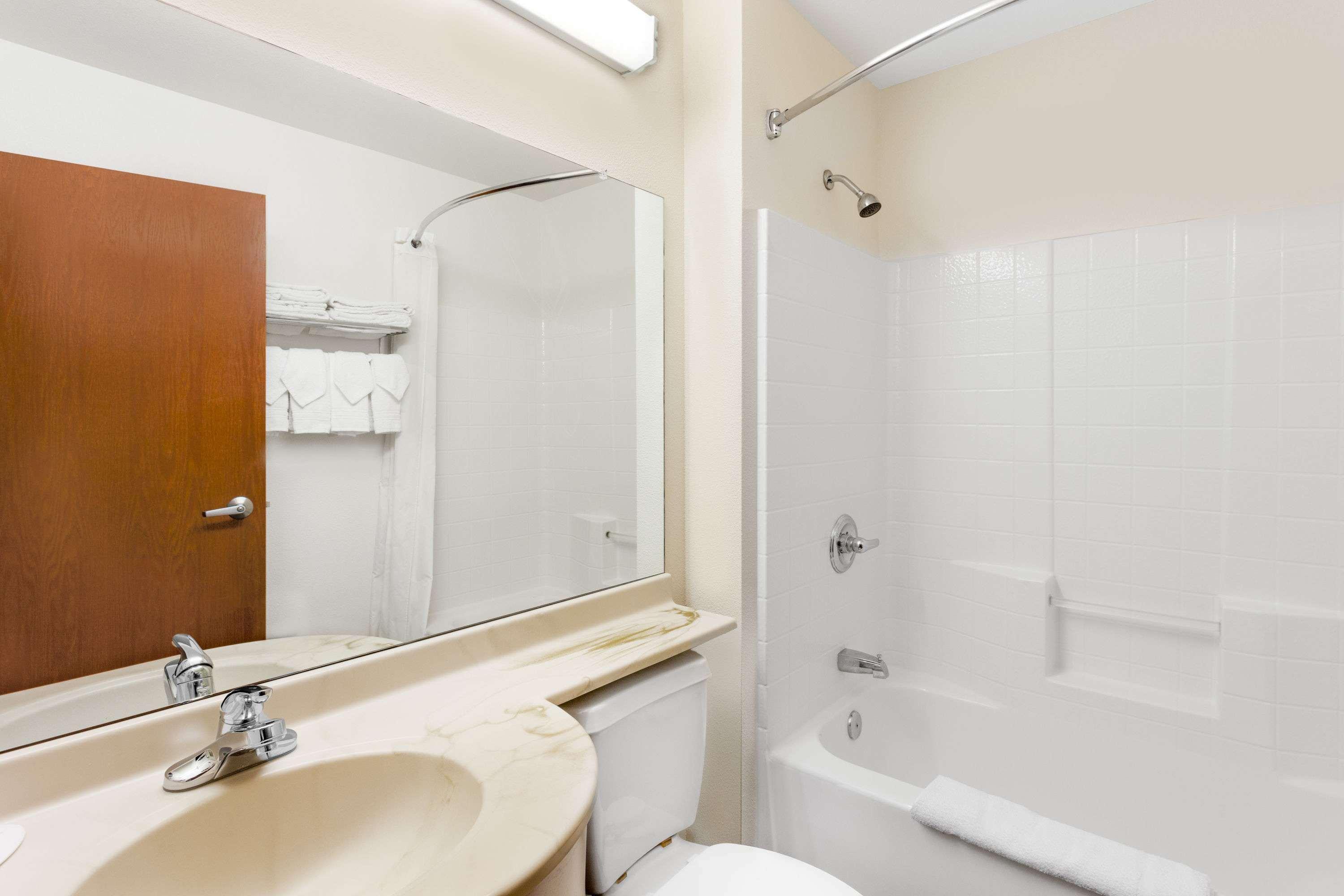 Microtel Inn & Suites By Wyndham Wellton Extérieur photo