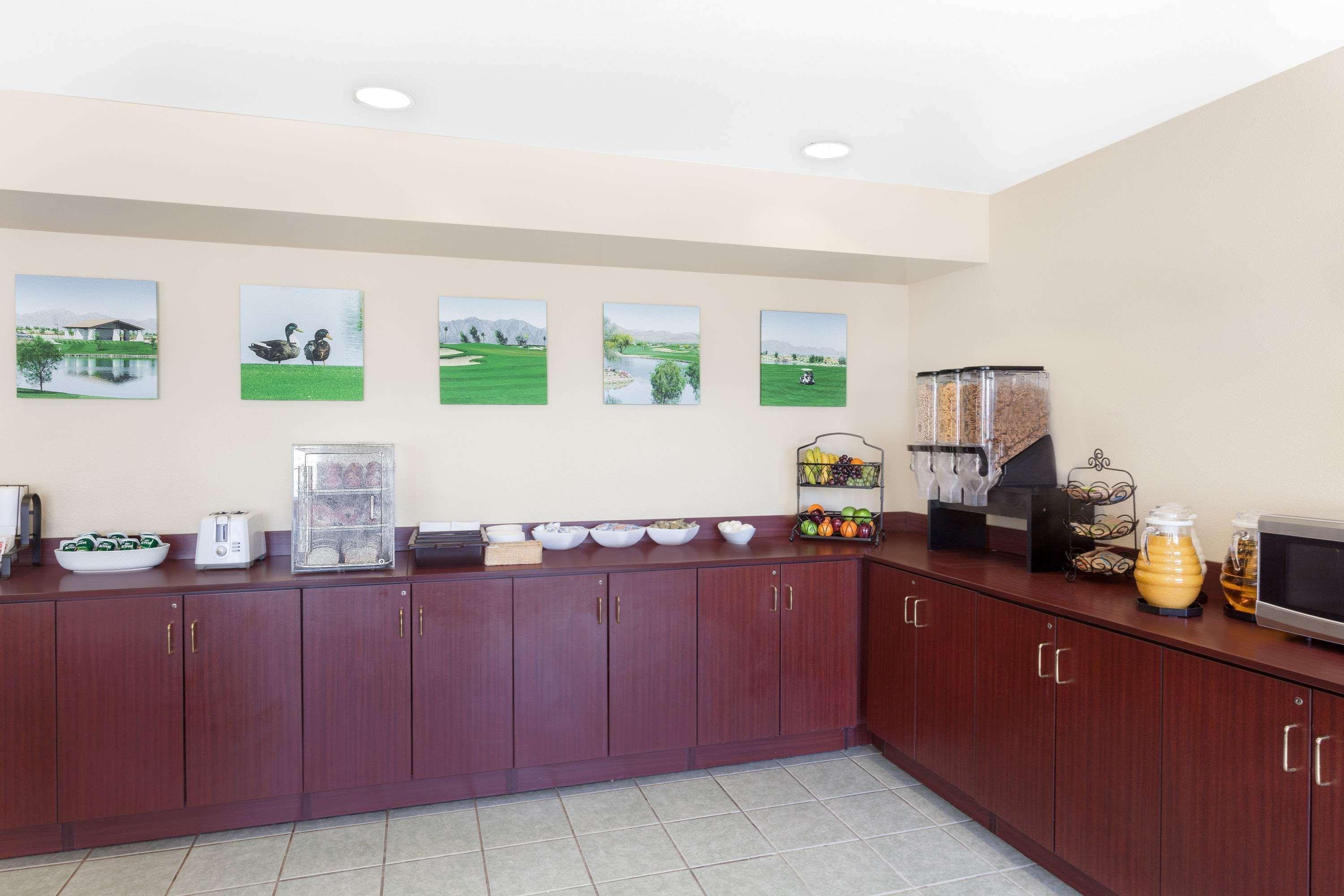 Microtel Inn & Suites By Wyndham Wellton Extérieur photo