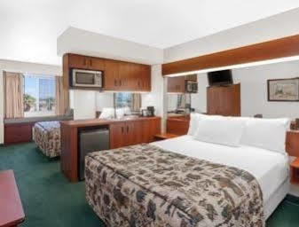 Microtel Inn & Suites By Wyndham Wellton Extérieur photo